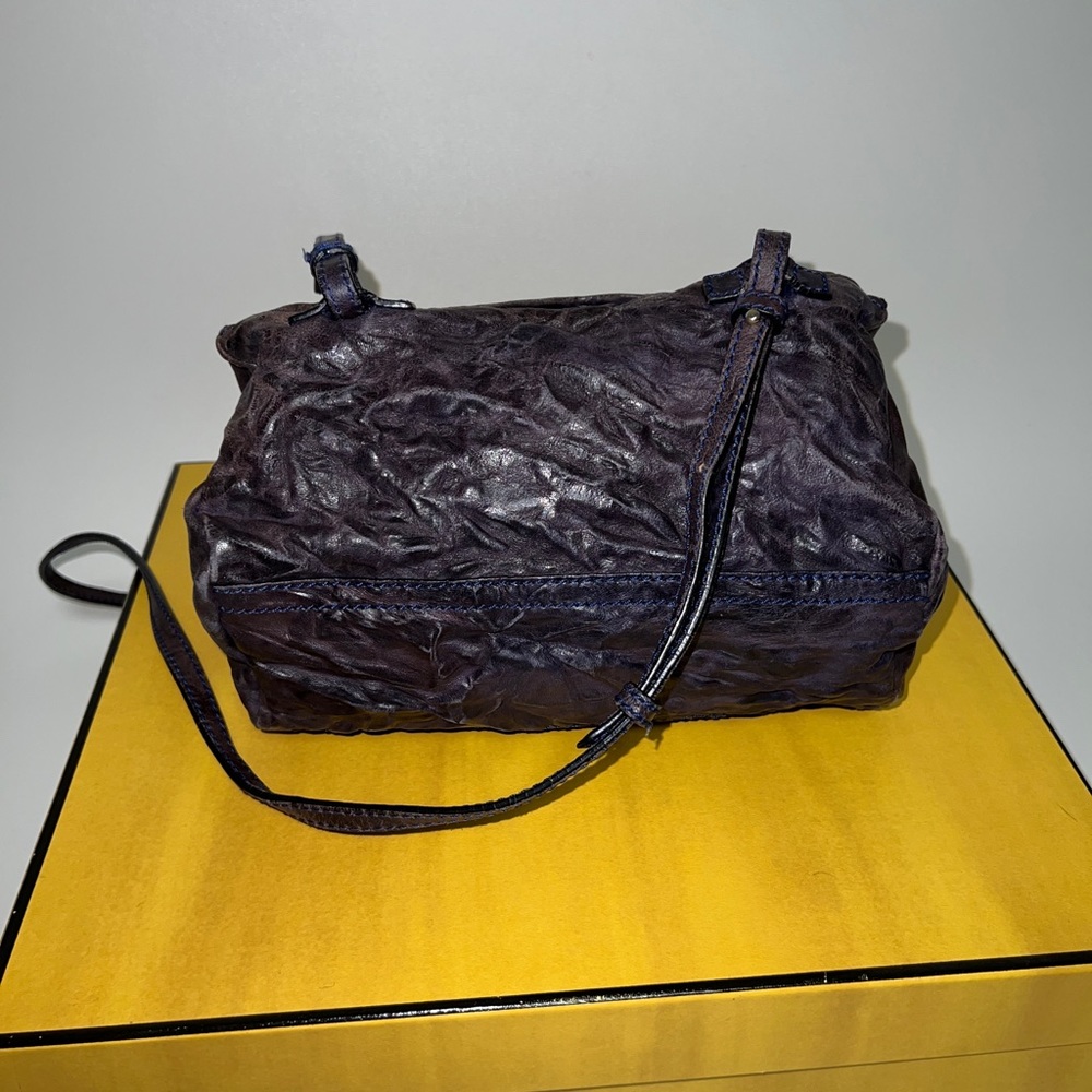 CIVENCHY Italy crossbody bag! - Picture 7 of 12